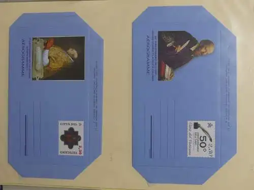Vatikan Binder mit hauptsächlich Ganzsachen im Binder #LY998