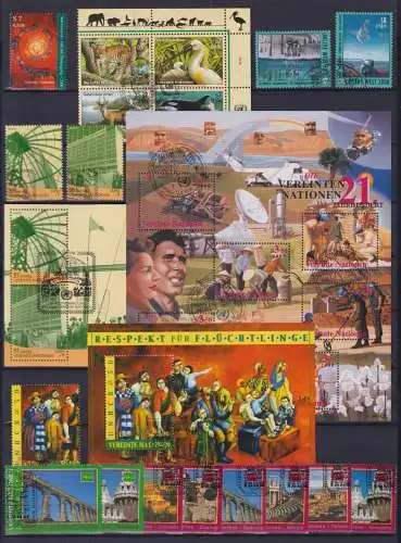 Vereinte Nationen Wien Jahrgang 2000 mit 302-326 gestempelt #NO075