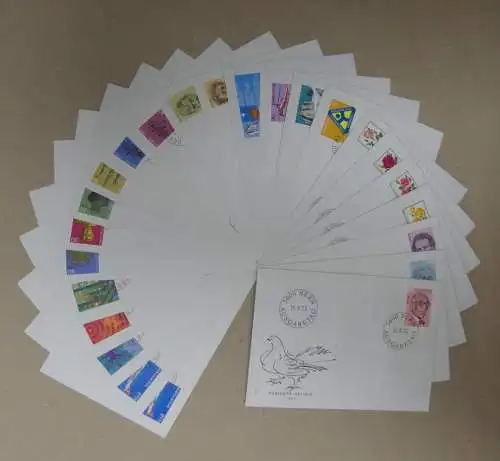Schweiz Lot mit ca. 70 verschiedene FDC aus 1969-1972 "Ersttagsbriefe" #IM618