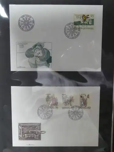 Liechtenstein Sammlung FDCs auf selbstgestalteten Seiten in 2 Binder #LZ370