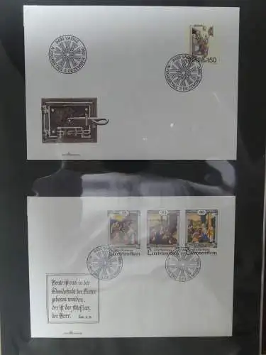 Liechtenstein Sammlung FDCs auf selbstgestalteten Seiten in 2 Binder #LZ370