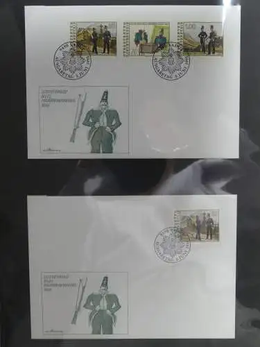 Liechtenstein Sammlung FDCs auf selbstgestalteten Seiten in 2 Binder #LZ370