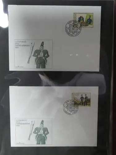 Liechtenstein Sammlung FDCs auf selbstgestalteten Seiten in 2 Binder #LZ370