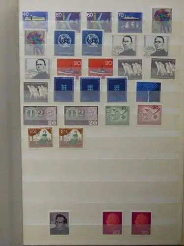BRD Bund mit etwas Anfängen besammelt im Einsteck-Album #LZ442