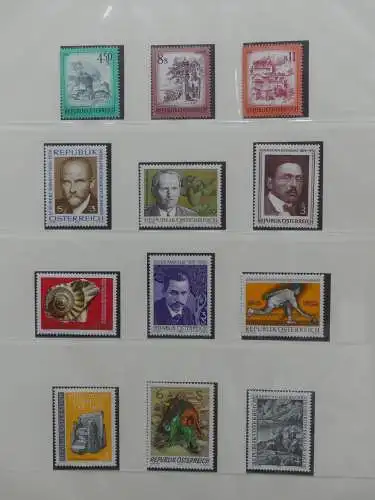 Österreich von 1959-1989 postfrisch besammelt im Lindner Vordruck #LZ444