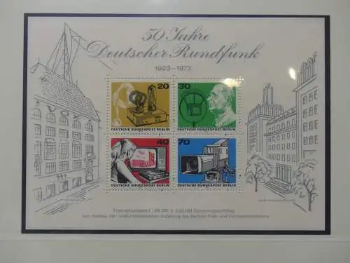 Berlin 1948-1990 teilbesammelt in 2 Lindner Alben #LZ451