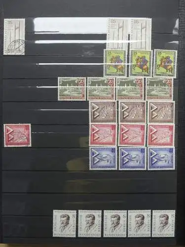 Berlin Lagerbuch teils mit mittleren Werten im Einsteck-Album #LZ577