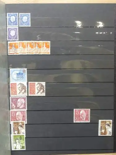 Berlin Lagerbuch teils mit mittleren Werten im Einsteck-Album #LZ577