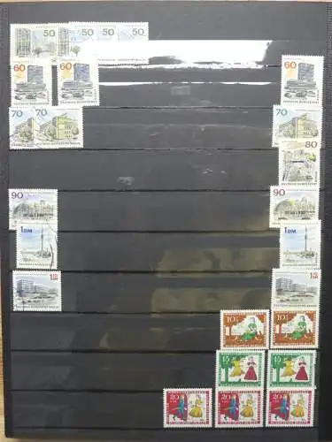 Berlin Lagerbuch teils mit mittleren Werten im Einsteck-Album #LZ577