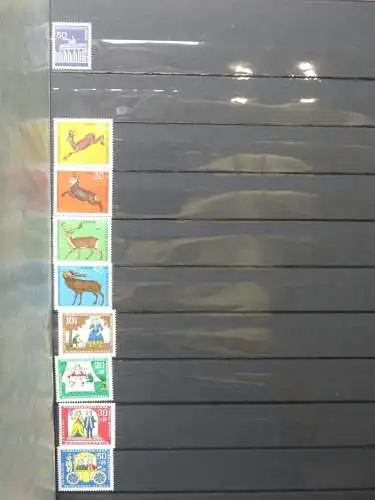 Berlin Lagerbuch teils mit mittleren Werten im Einsteck-Album #LZ577