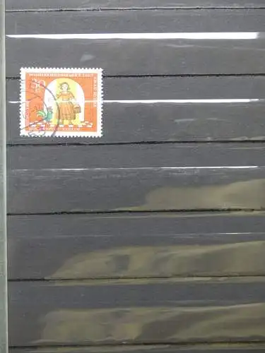 Berlin Lagerbuch teils mit mittleren Werten im Einsteck-Album #LZ577