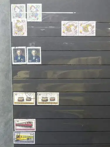 Berlin Lagerbuch teils mit mittleren Werten im Einsteck-Album #LZ577