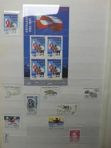 Grönland postfrisch besammelt im Einsteck-Album #LZ683