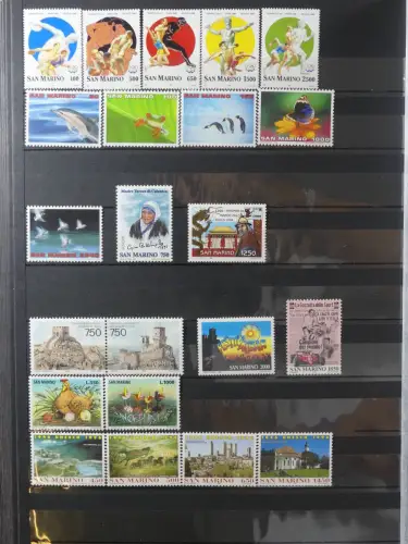 San Marino anfänglich Falz bzw gestempelt im Einsteckalbum #LZ988