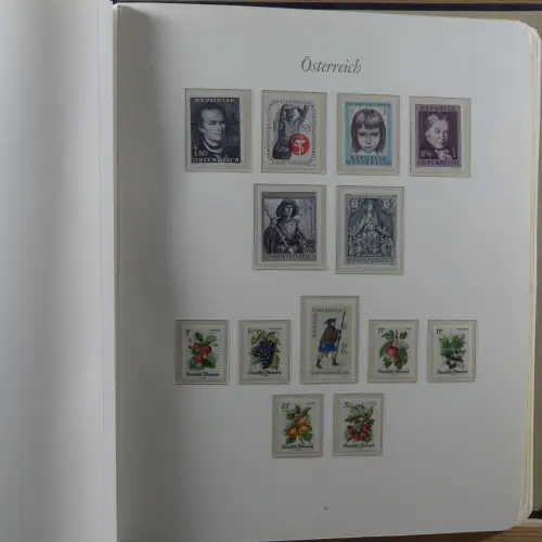 Österreich postfrisch besammelt in 2 Borek Binder #MA039