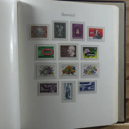 Österreich postfrisch besammelt in 2 Borek Binder #MA039
