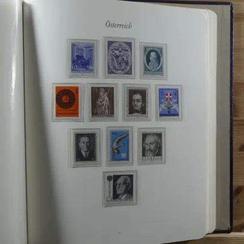 Österreich postfrisch besammelt in 2 Borek Binder #MA039