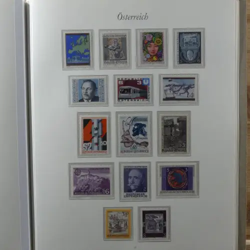 Österreich postfrisch besammelt in 2 Borek Binder #MA039
