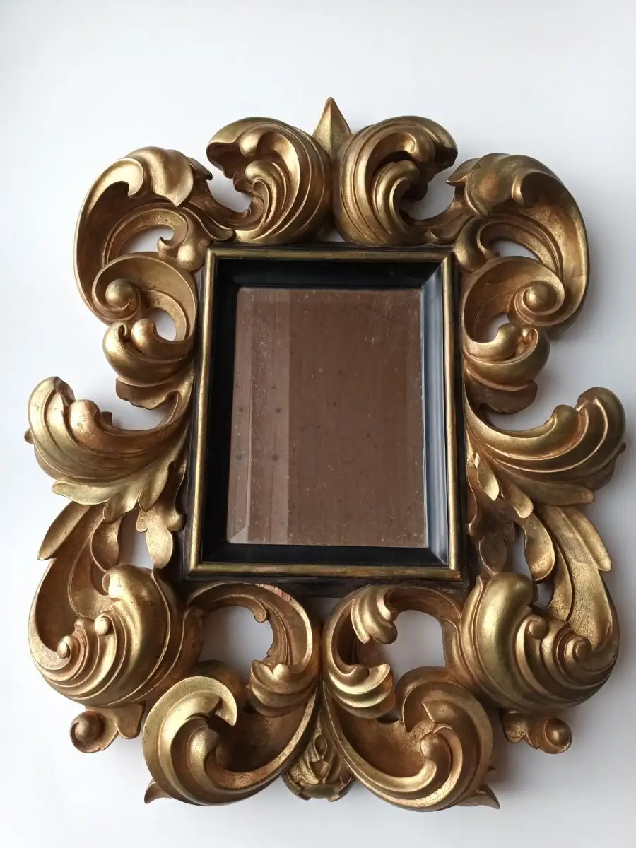 Reich geschnitzter Spiegel - vergoldet / Richly carved mirror - gilded 0