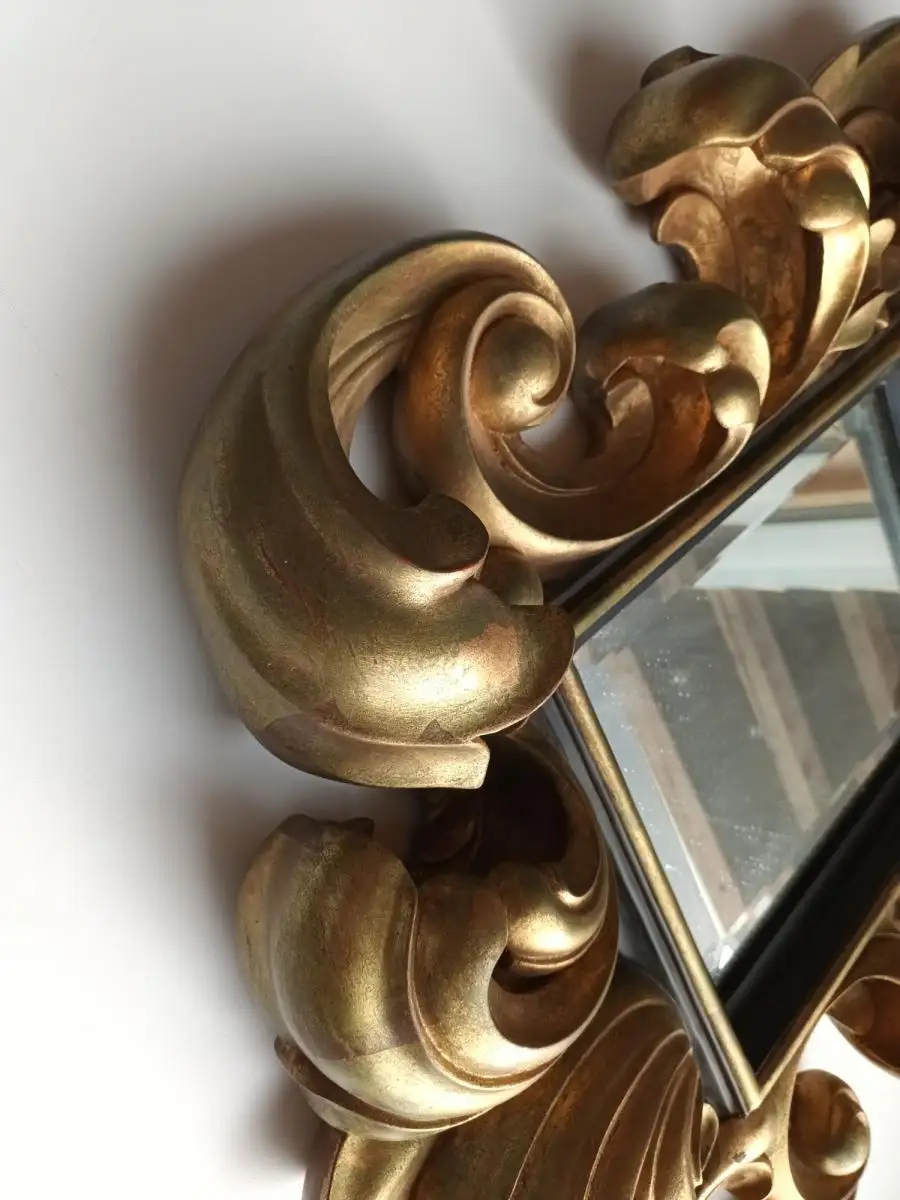 Reich geschnitzter Spiegel - vergoldet / Richly carved mirror - gilded 1