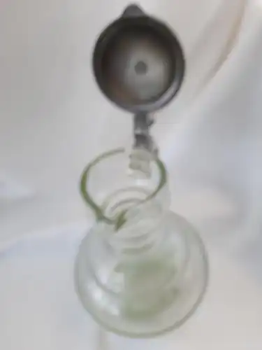 Glaskaraffe, Glaskrug mit Zinndeckel, Wasserkrug antik 