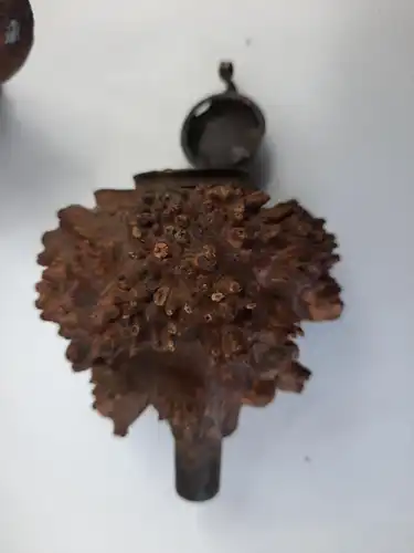 alte Tabakpfeife aus einer Wurzel gefertigt