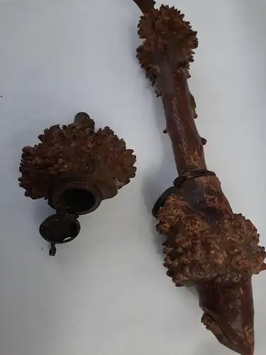 alte Tabakpfeife aus einer Wurzel gefertigt