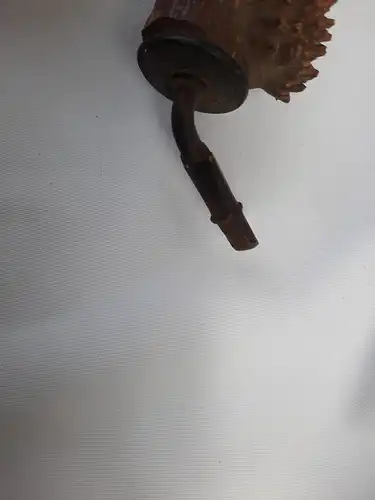 alte Tabakpfeife aus einer Wurzel gefertigt