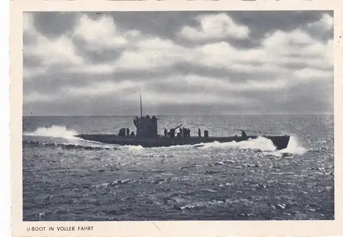 [Ansichtskarte] Echtfotokarte U-Boot in voller Fahrt. 