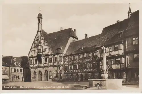 Forchheim Rathaus mit Kriegerbrunnen Denkmal ngl 10.675