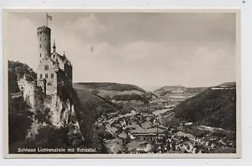 Schloss Lichtenstein mit Echaztal Foto gl1932 31.336