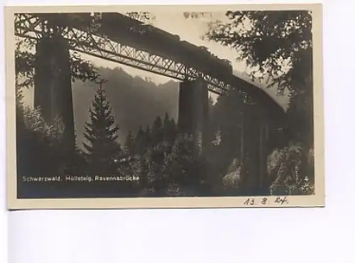 Eisenbahn auf Ravennabrücke Schwarzwald ngl 18.765