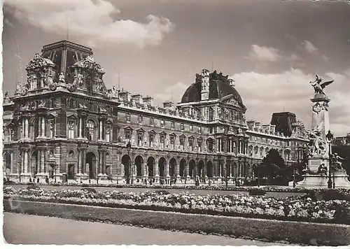 Paris Le Louvre ngl C2494