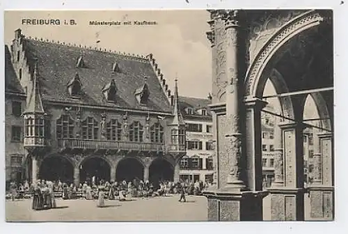 Freiburg i.B. Münsterplatz mit Kaufhaus ngl 42.334