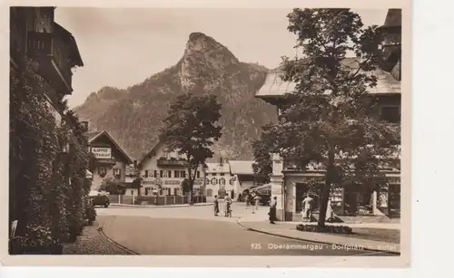 Oberammergau Dorfplatz mit Kofel gl1938 77.667