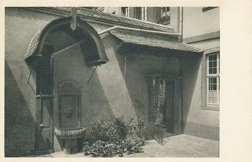 Frankfurt a.M. Goethehaus Höfchen Brunnen ngl 132.389