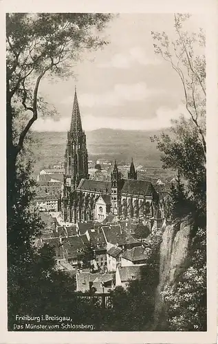 Freiburg Das Münster vom Schlossberg gl1939 134.366