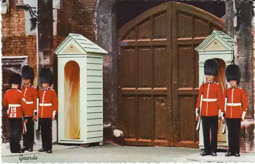 GB Bärenmützen vor'm Schilderhaus ngl 20.431