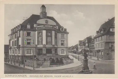 Donaueschingen Rathaus mit Denkmal ngl 82.820