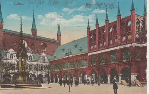 Lübeck Marktplatz mit Rathaus glca.1915 83.980