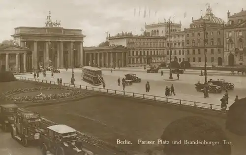 Berlin Pariser Platz Brandenburger Tor gl1928 104.032