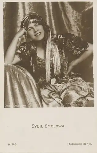 Porträt Sybil Smolowa ngl 106.048
