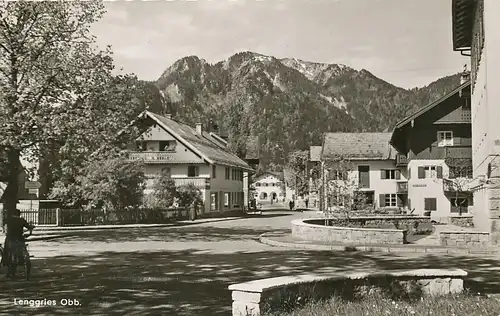 Lenggries Rathausplatz Bahnhofstraße glca.1960 119.256