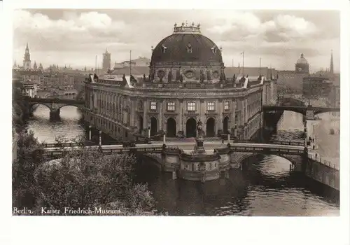 Berlin Kaiser-Friedrich-Museum um 1930 ngl 24.805