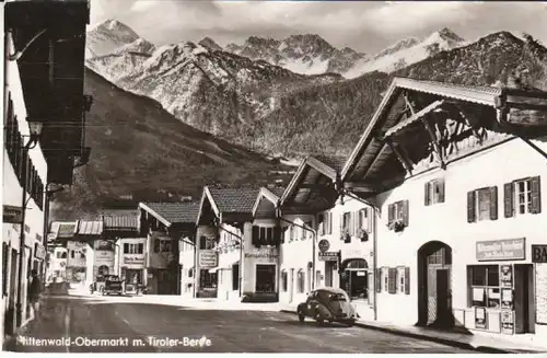 Mittenwald-Obermarkt mit Tiroler Bergen gl1961 B4146