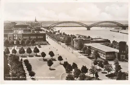 Düsseldorf Rheinpromenade ohne jedes Auto gl1939 28.789