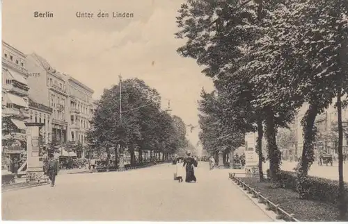 Berlin Unter den Linden Promenade ngl B4964