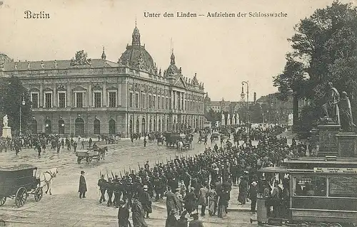 Berlin Zeughaus Schlosswache ngl 117.767