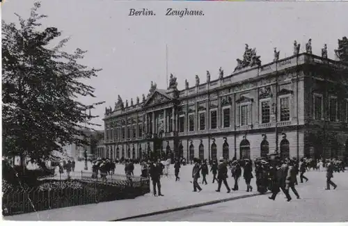 Berlin Unter den Linden Zeughaus ngl B5068