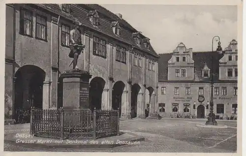 Dessau Großer Markt mit Denkmal gl1936 92.018